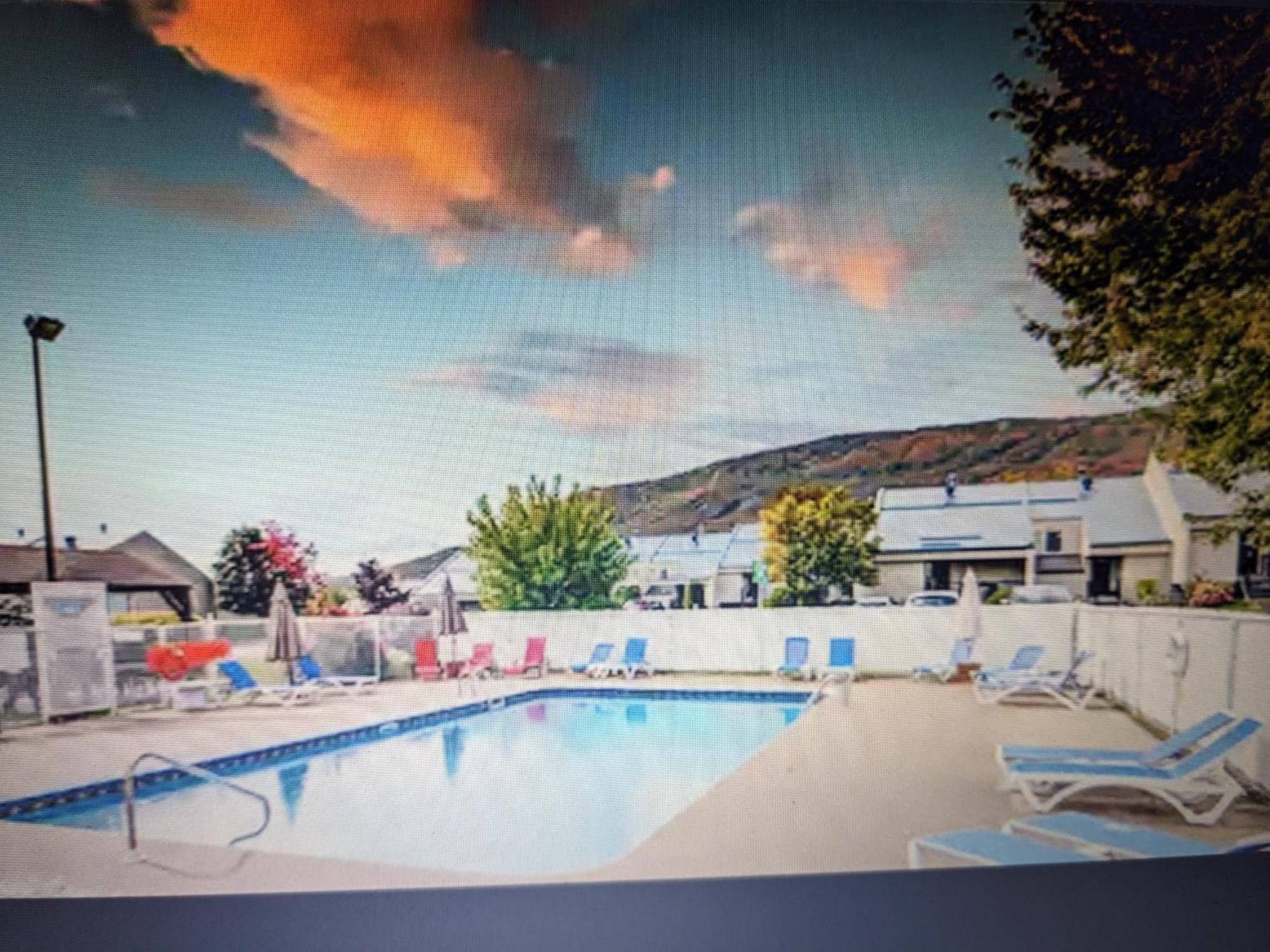 Bienvenue Chez Alice Et Daniel Apartamento Saint-Ferreol-les-Neiges Exterior foto