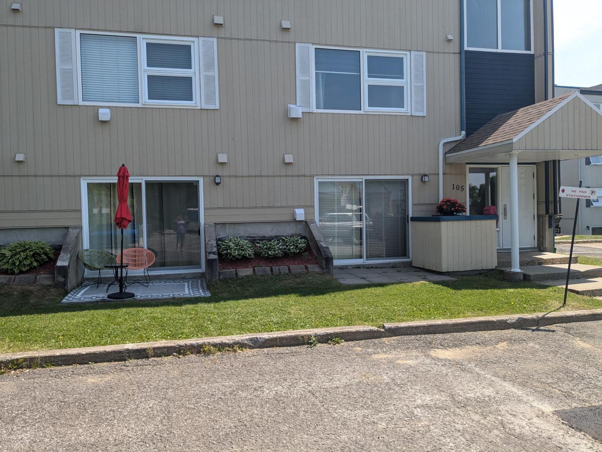 Bienvenue Chez Alice Et Daniel Apartamento Saint-Ferreol-les-Neiges Exterior foto